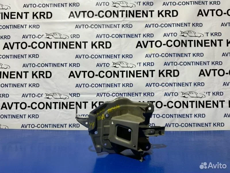 Подставка под аккумулятор Honda Elysion RR2 K24A - изображение 1