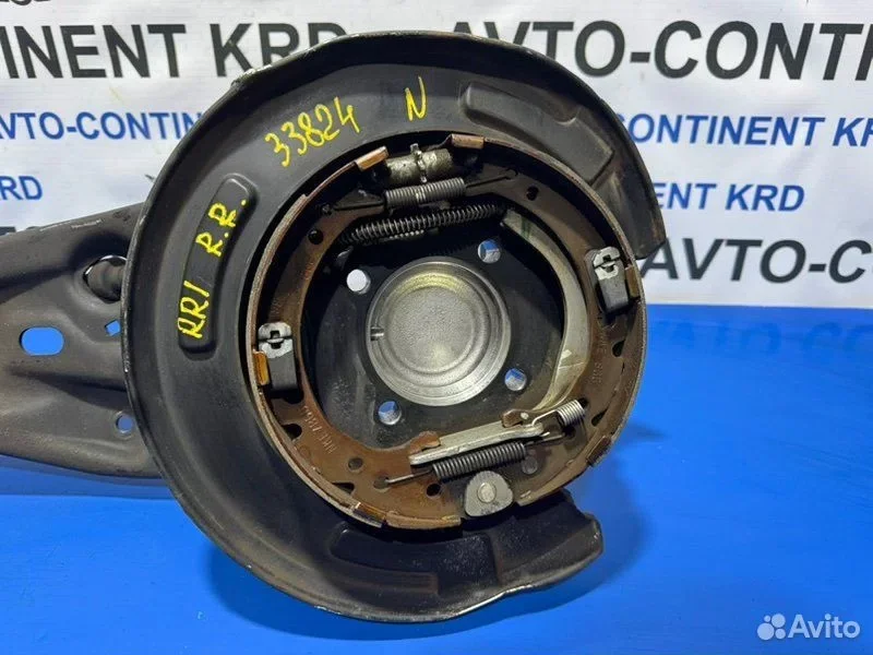 Поворотный кулак задний правый Honda Elysion RR1 - миниатюра 6