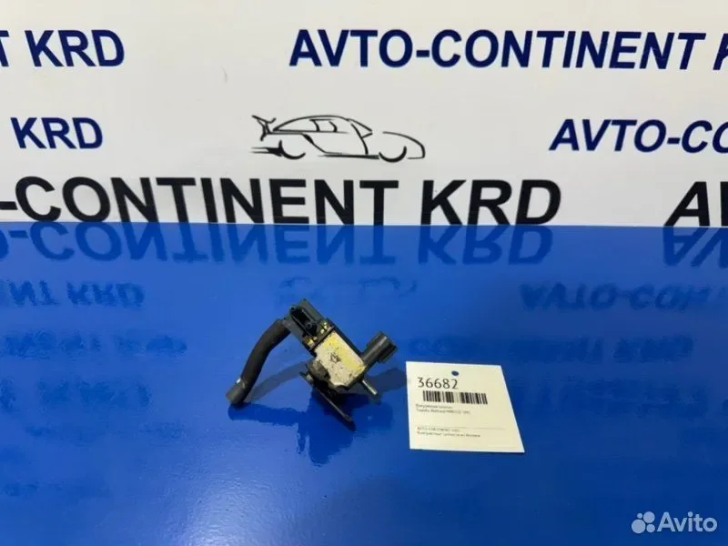 Вакуумный клапан Toyota Alphard MNH10 1MZ - изображение 1