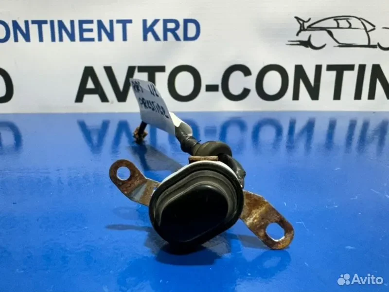 Кнопка открывания багажника Honda Elysion RR5 J35A - миниатюра 3