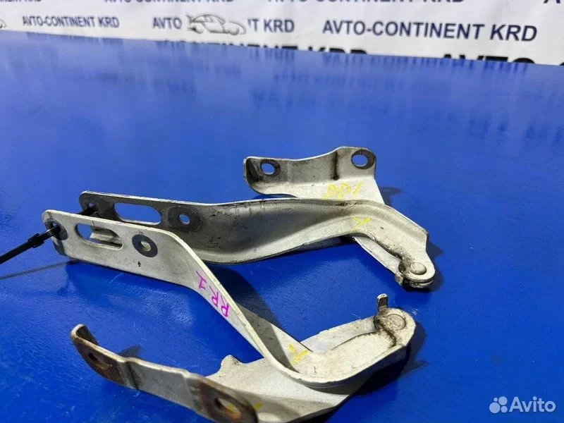 Петля капота Honda Elysion RR1 K24A - изображение 1