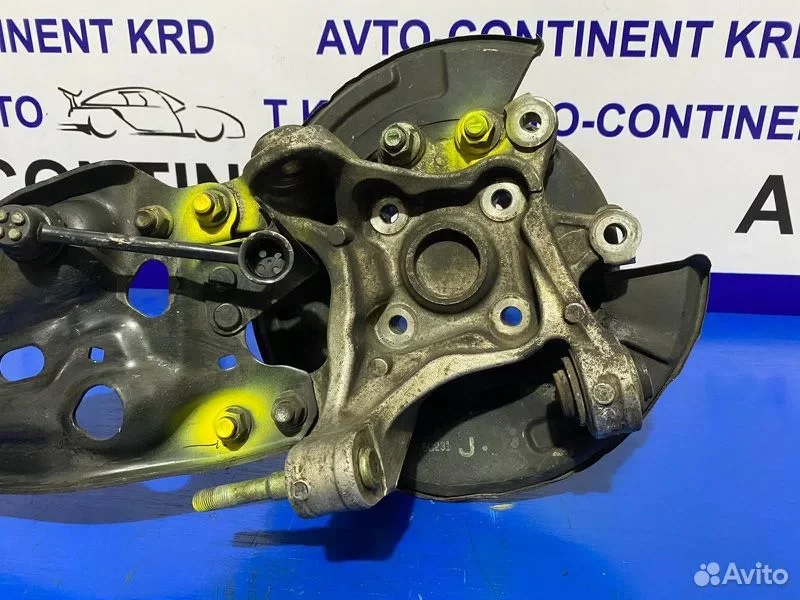 Поворотный кулак задний правый Honda Elysion RR1 - миниатюра 3