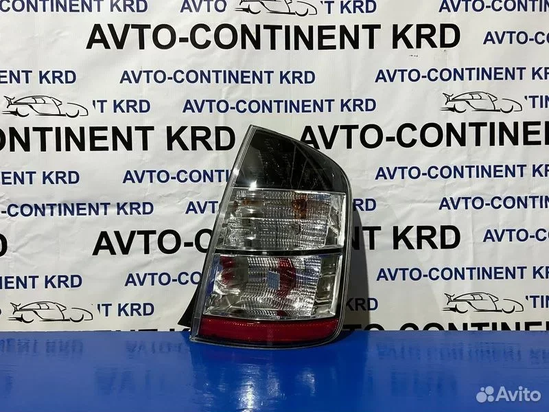 Стоп задний правый Toyota Prius NHW20 1NZ - изображение 1