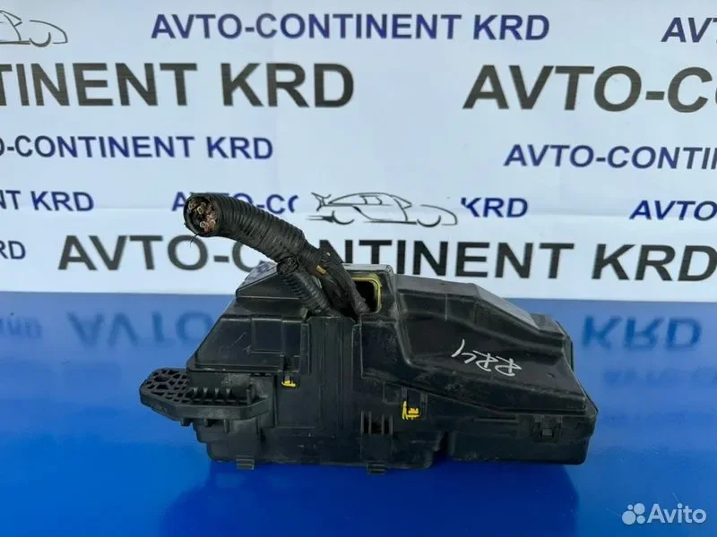 Блок предохранителей Honda Elysion RR4 J30A - миниатюра 3