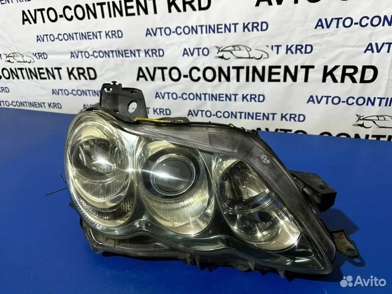 Фара правая Toyota Mark X GRX120 4GR - изображение 1
