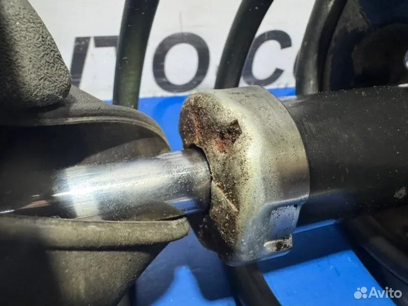 Стойка передняя правая Toyota Funcargo NCP21 1NZ - миниатюра 4
