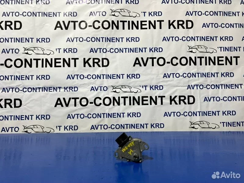 Датчик селектора АКПП Toyota roomy M900A 1KR - изображение 1