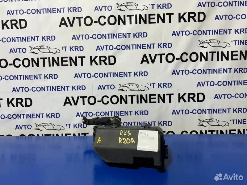 Блок предохранителей Honda Stepwgn RK5 R20A - изображение 1