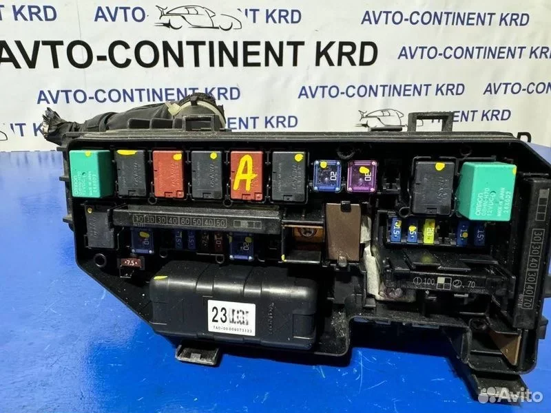 Блок предохранителей Honda Stepwgn RK5 R20A - миниатюра 3