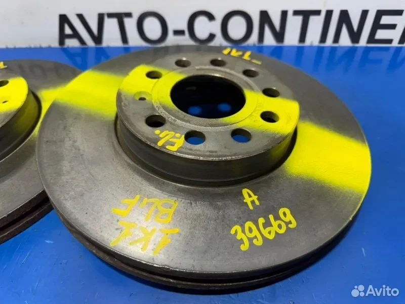 Диск тормозной передний Volkswagen Golf 1K1 BLF - миниатюра 2