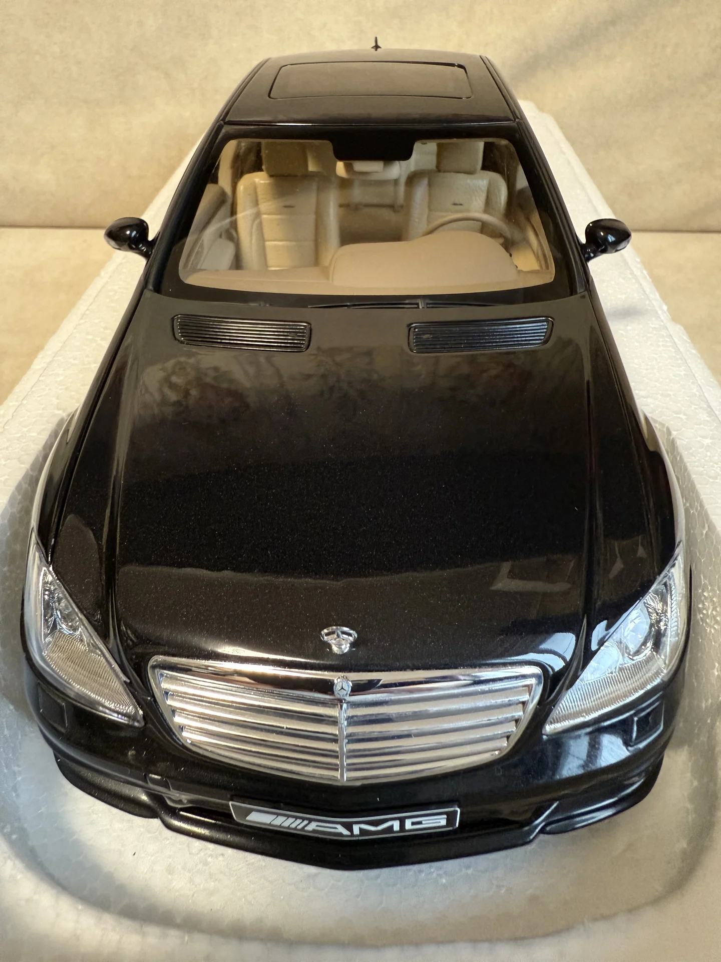 Mercedes w221 S63 AMG Autoart 1:18 - миниатюра 6