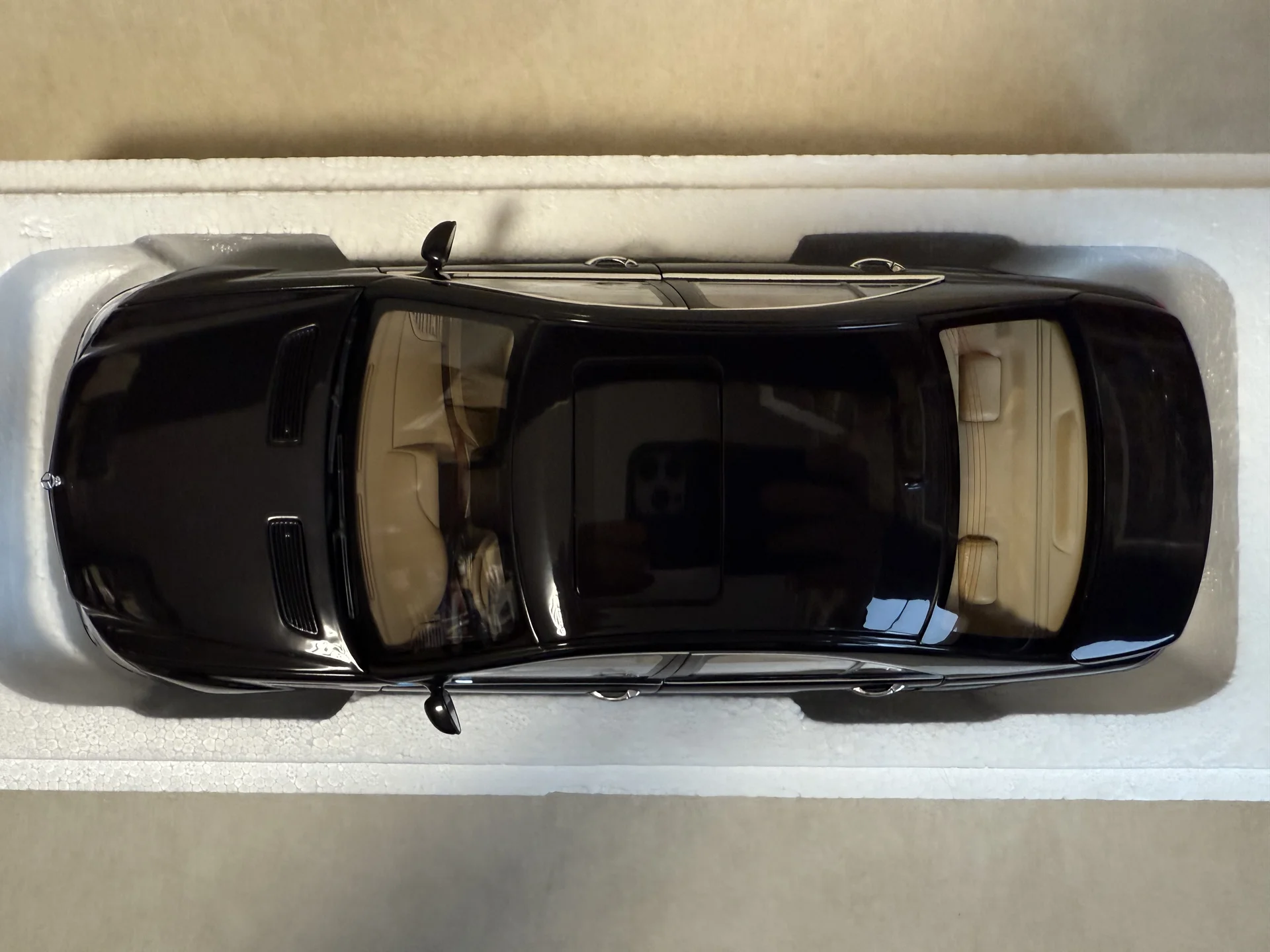 Mercedes w221 S63 AMG Autoart 1:18 - миниатюра 8
