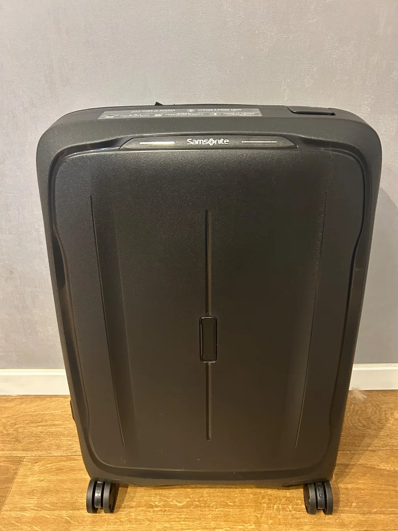 Чемодан Samsonite Essens средний - изображение 1