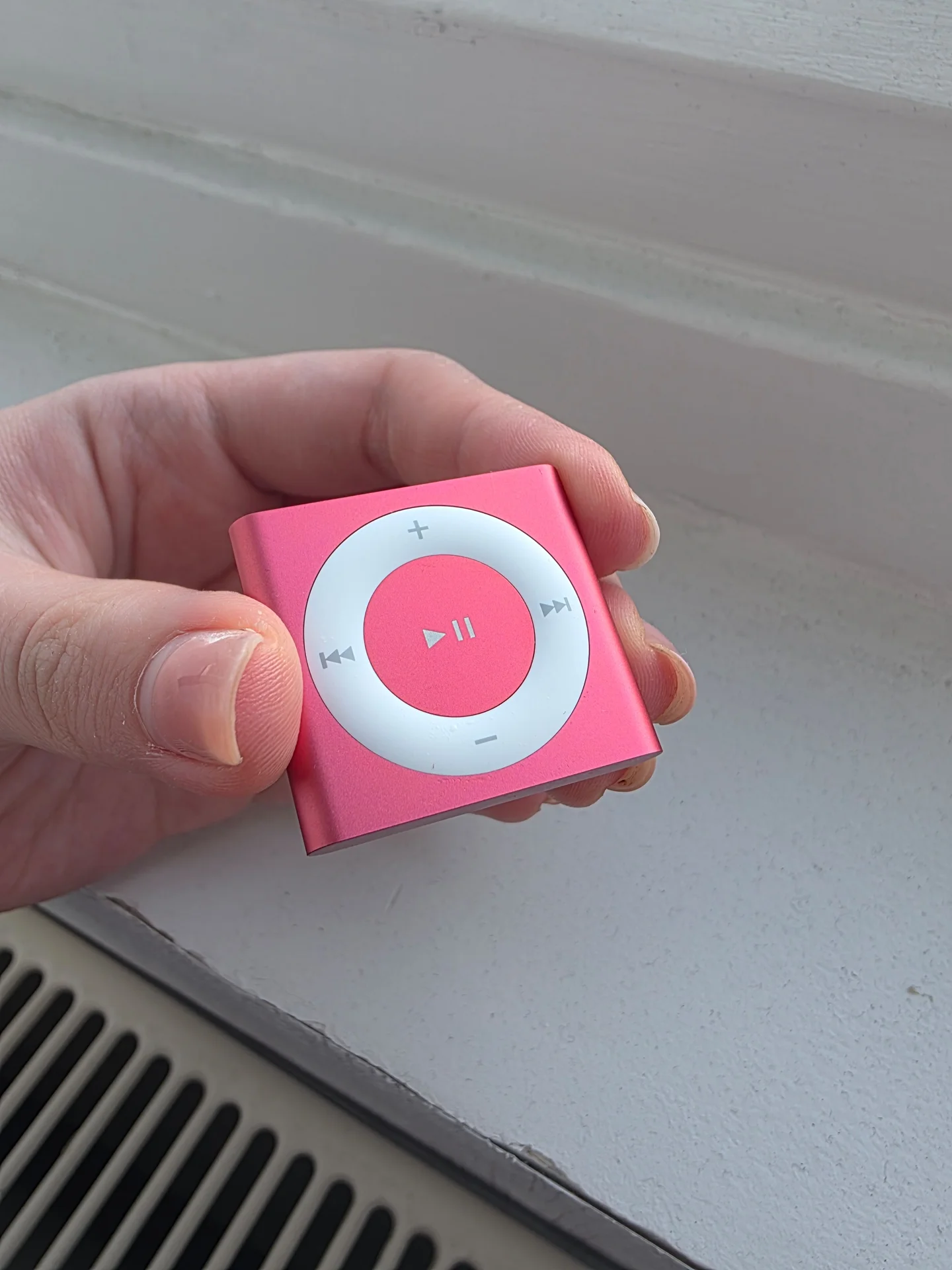 iPod shuffle 4 розовый - миниатюра 2