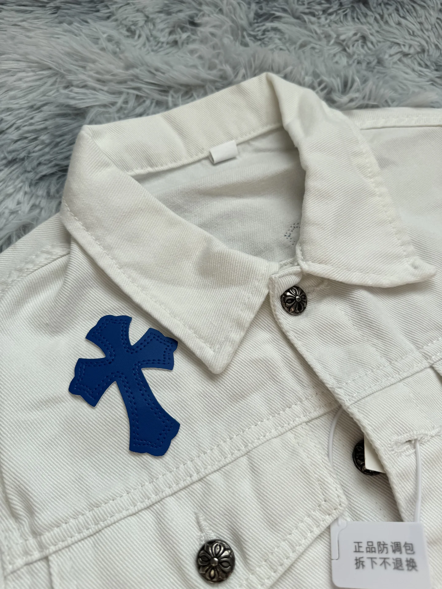 Джинсовая куртка с крестами Chrome Hearts - миниатюра 9