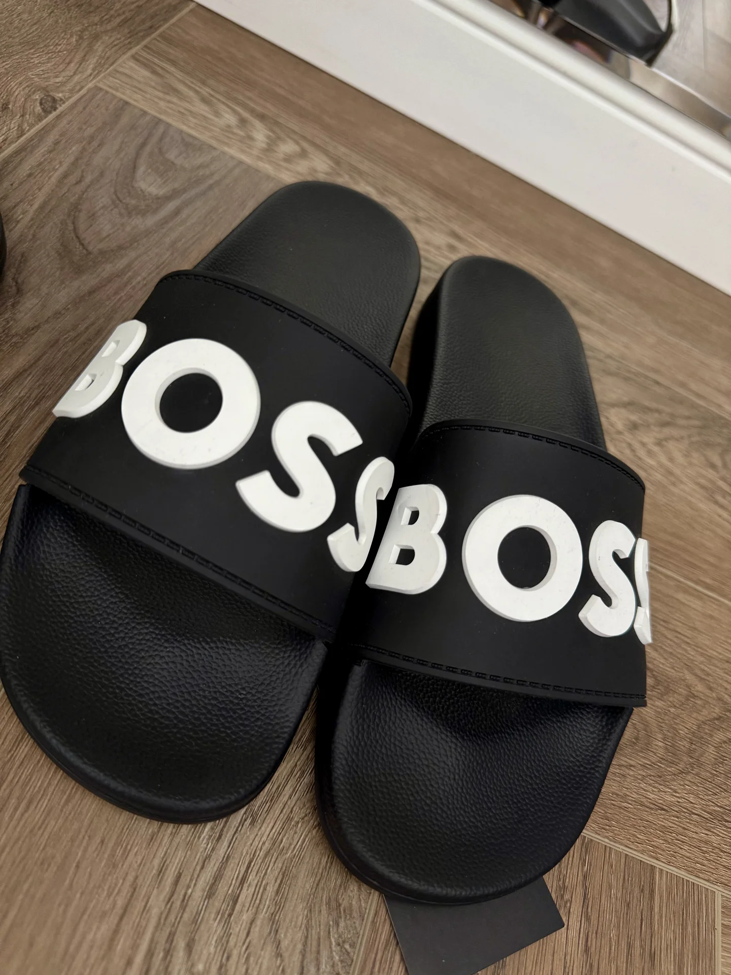 Шлепки Hugo Boss - миниатюра 2