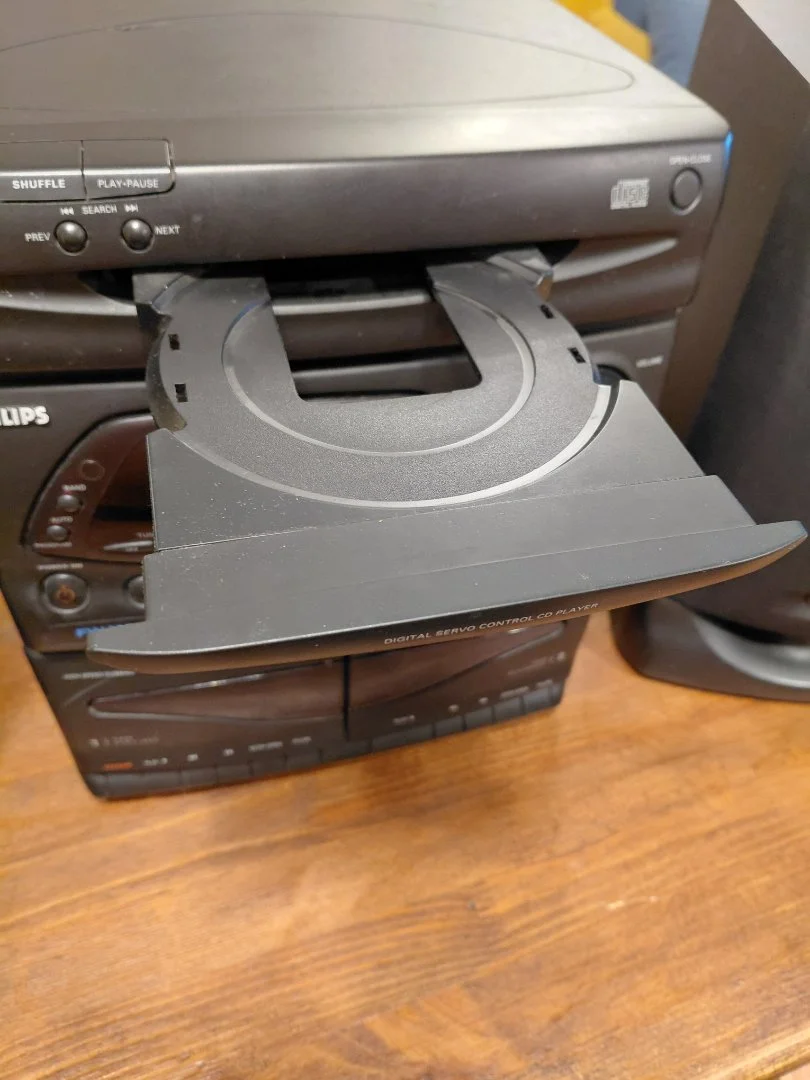 продаю музыкальный центр PHILIPS FW332 - миниатюра 3