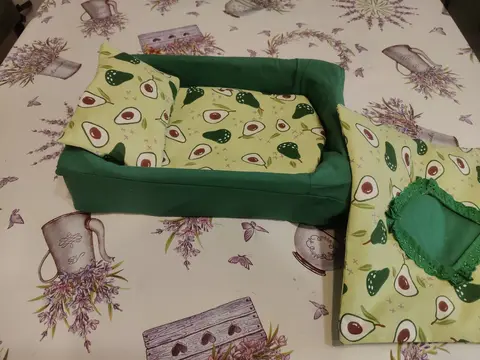 Кроватка и постель для кукол