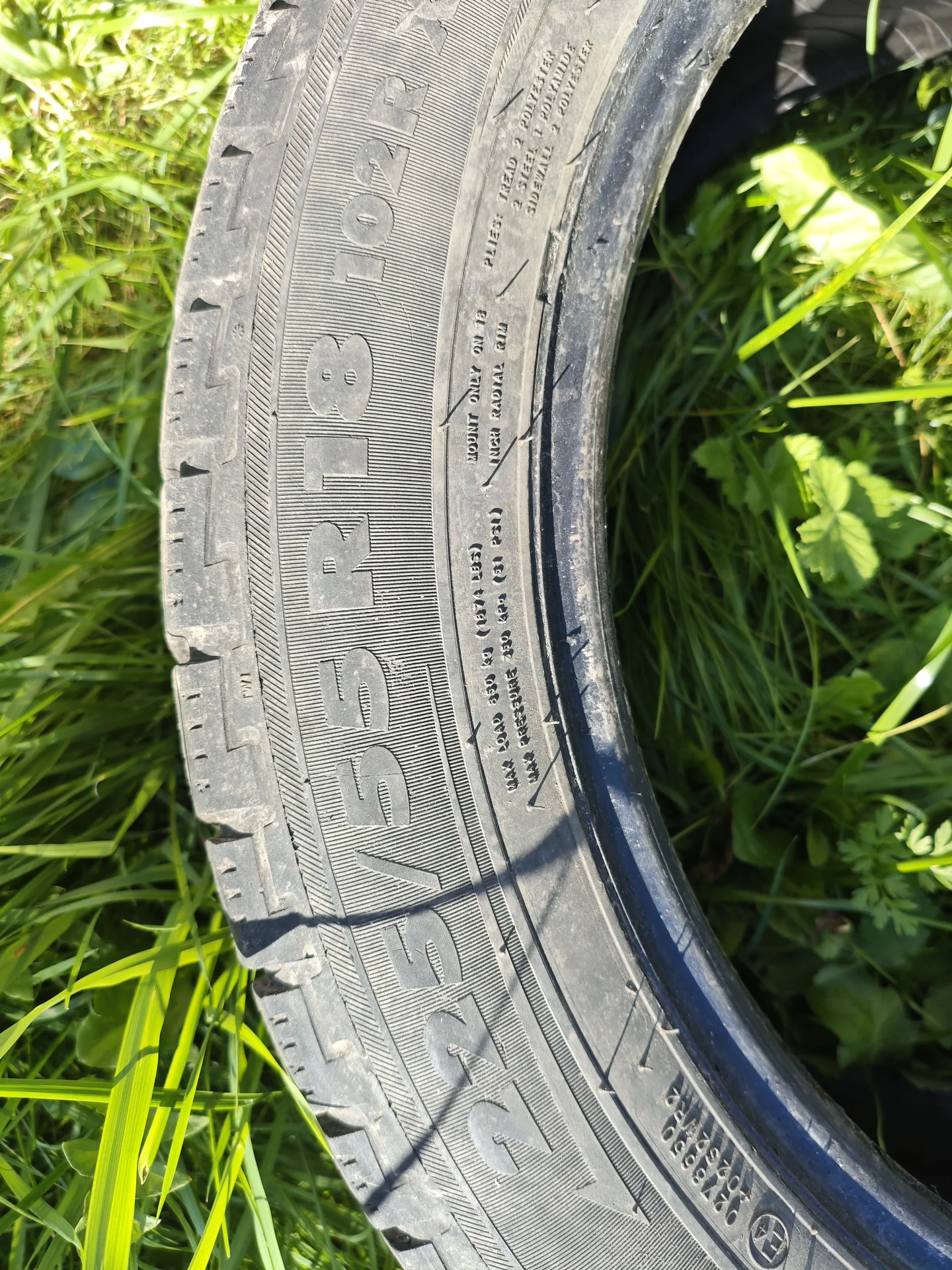 Шины Nokian 225/55 18R (липучка, б/у) - 2 шт - миниатюра 3