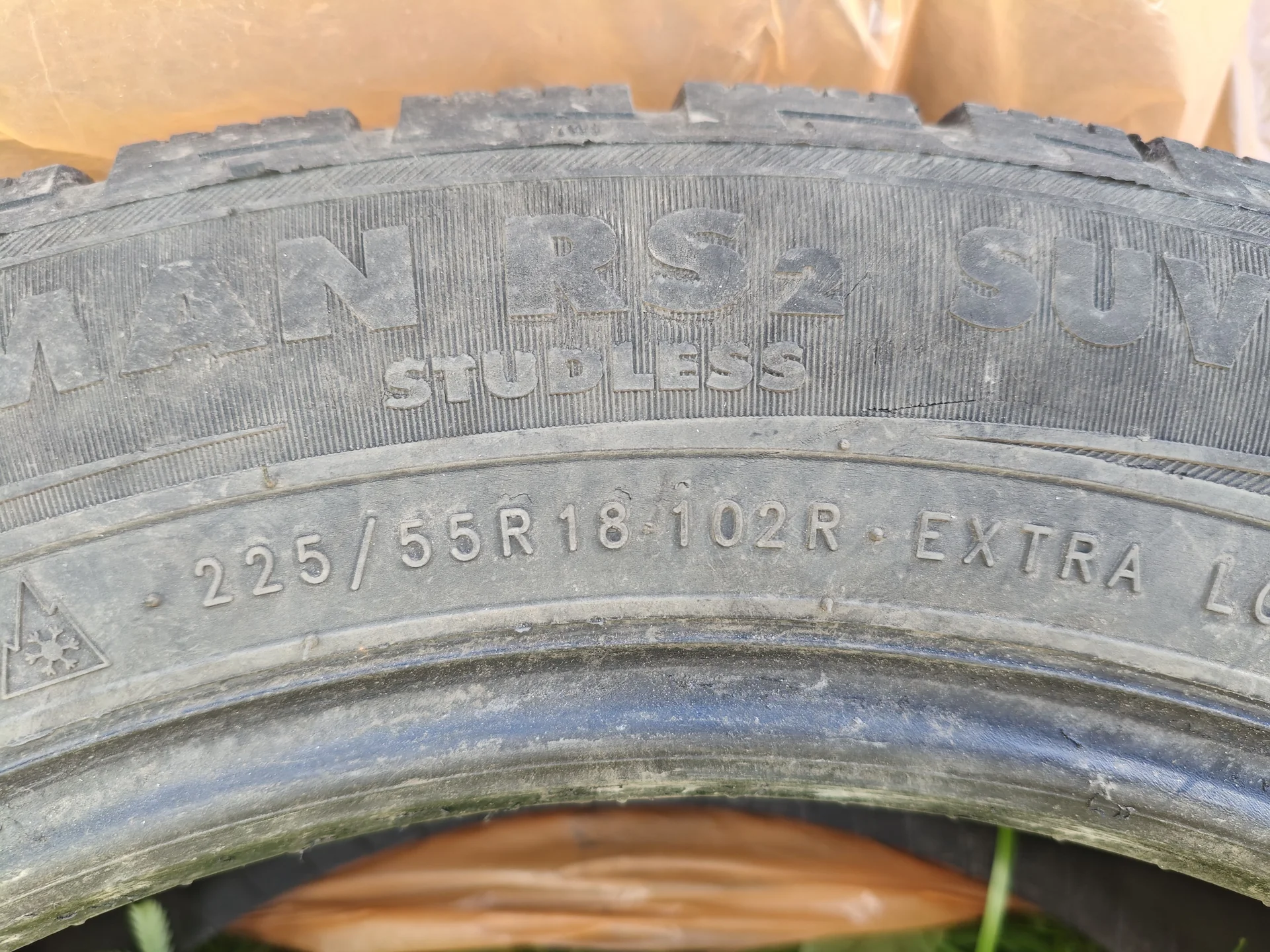 Шины Nokian 225/55 18R (липучка, б/у) - 2 шт - миниатюра 4