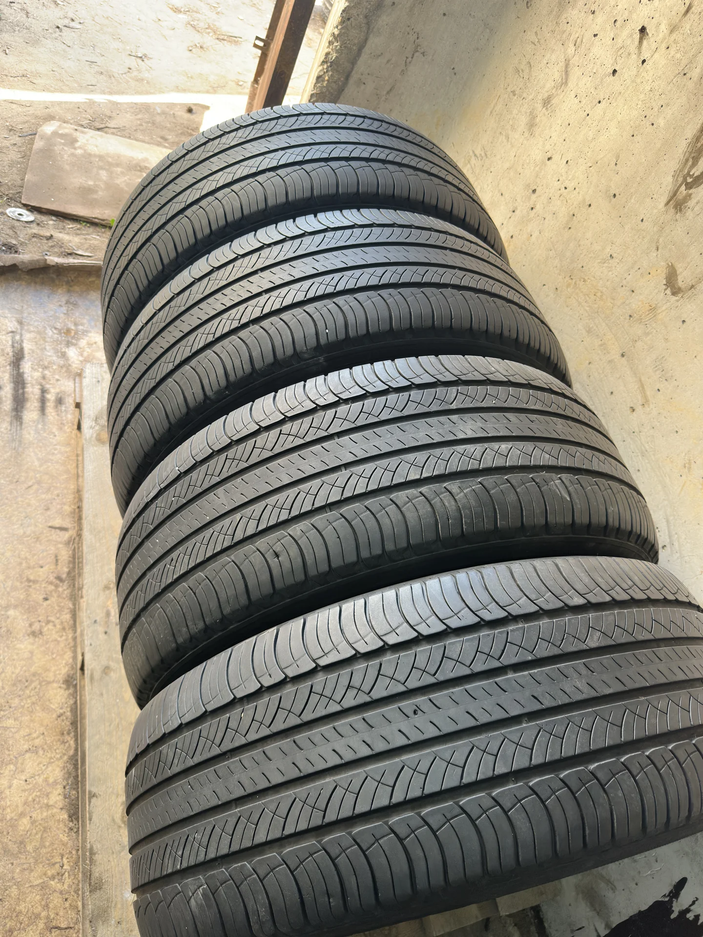 Шины Michelin latitude tour hp 255/55r20 - миниатюра 2