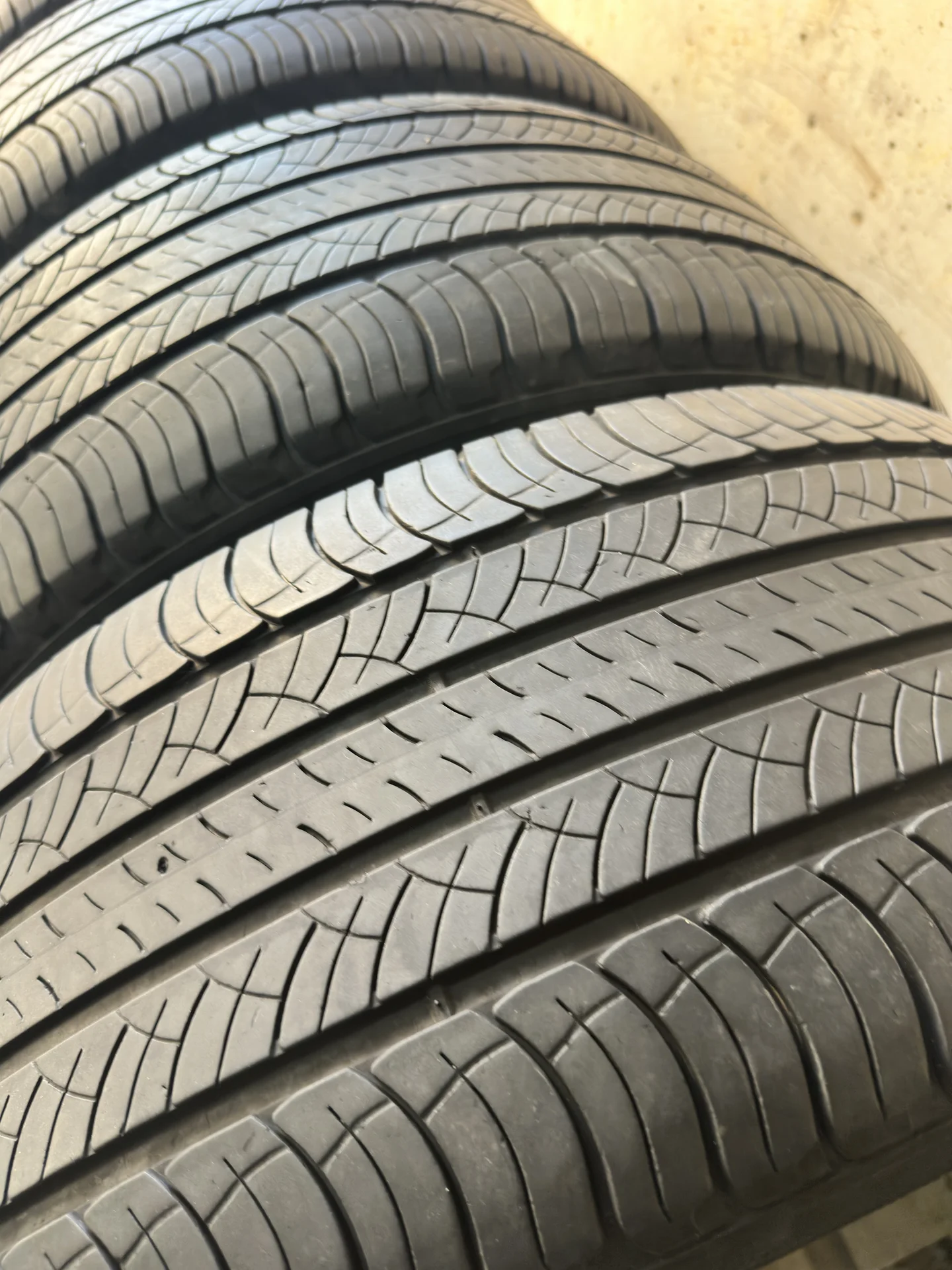 Шины Michelin latitude tour hp 255/55r20 - миниатюра 3
