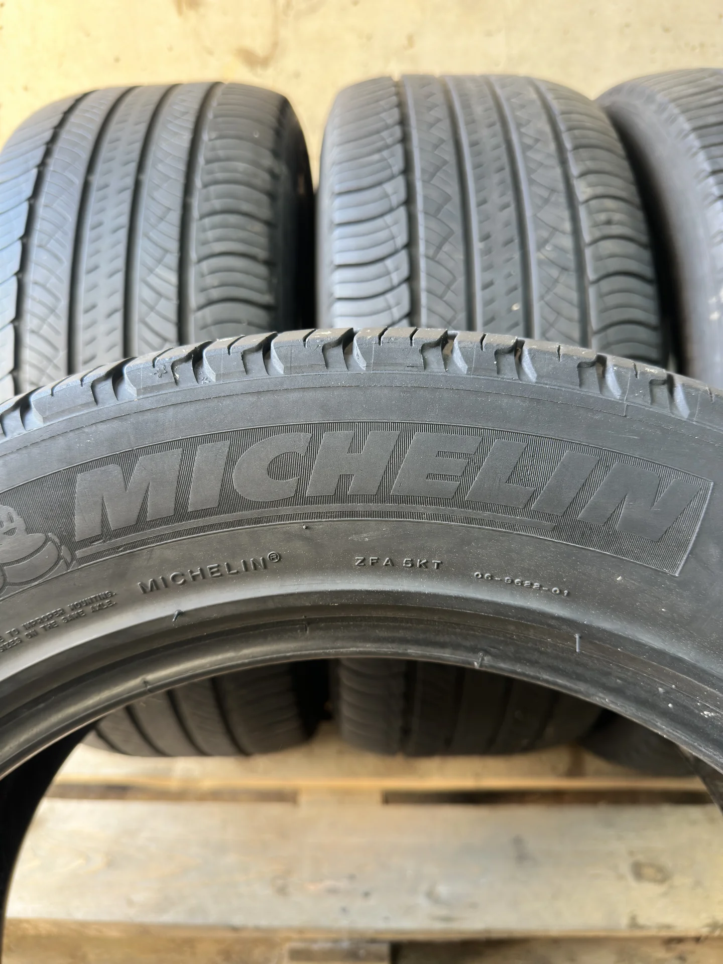 Шины Michelin latitude tour hp 255/55r20 - миниатюра 5