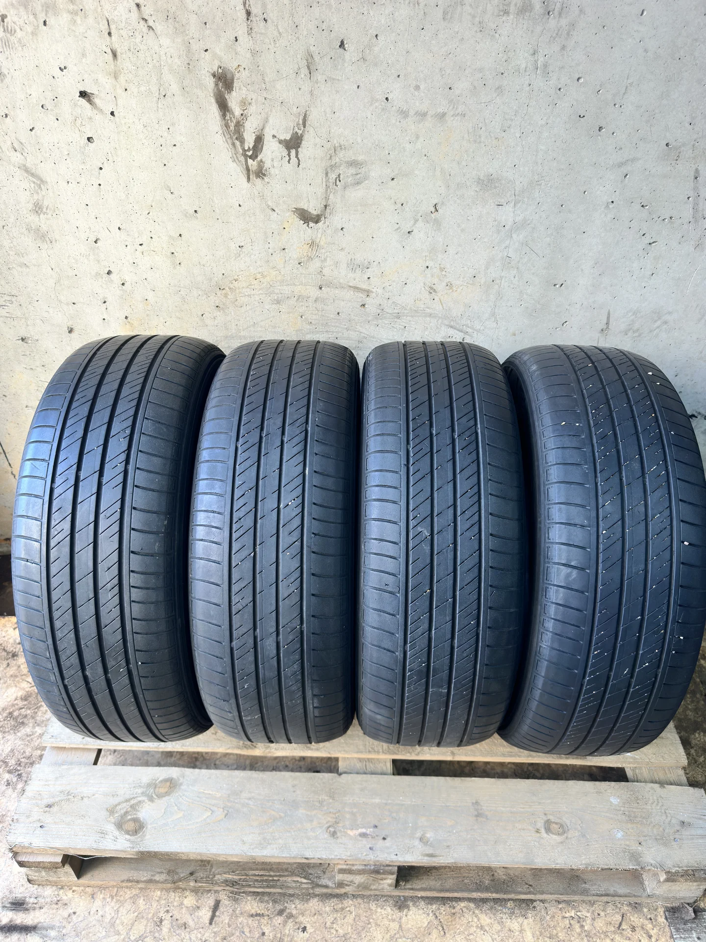 Шины Kumho solus hs63 225/55r18 - изображение 1