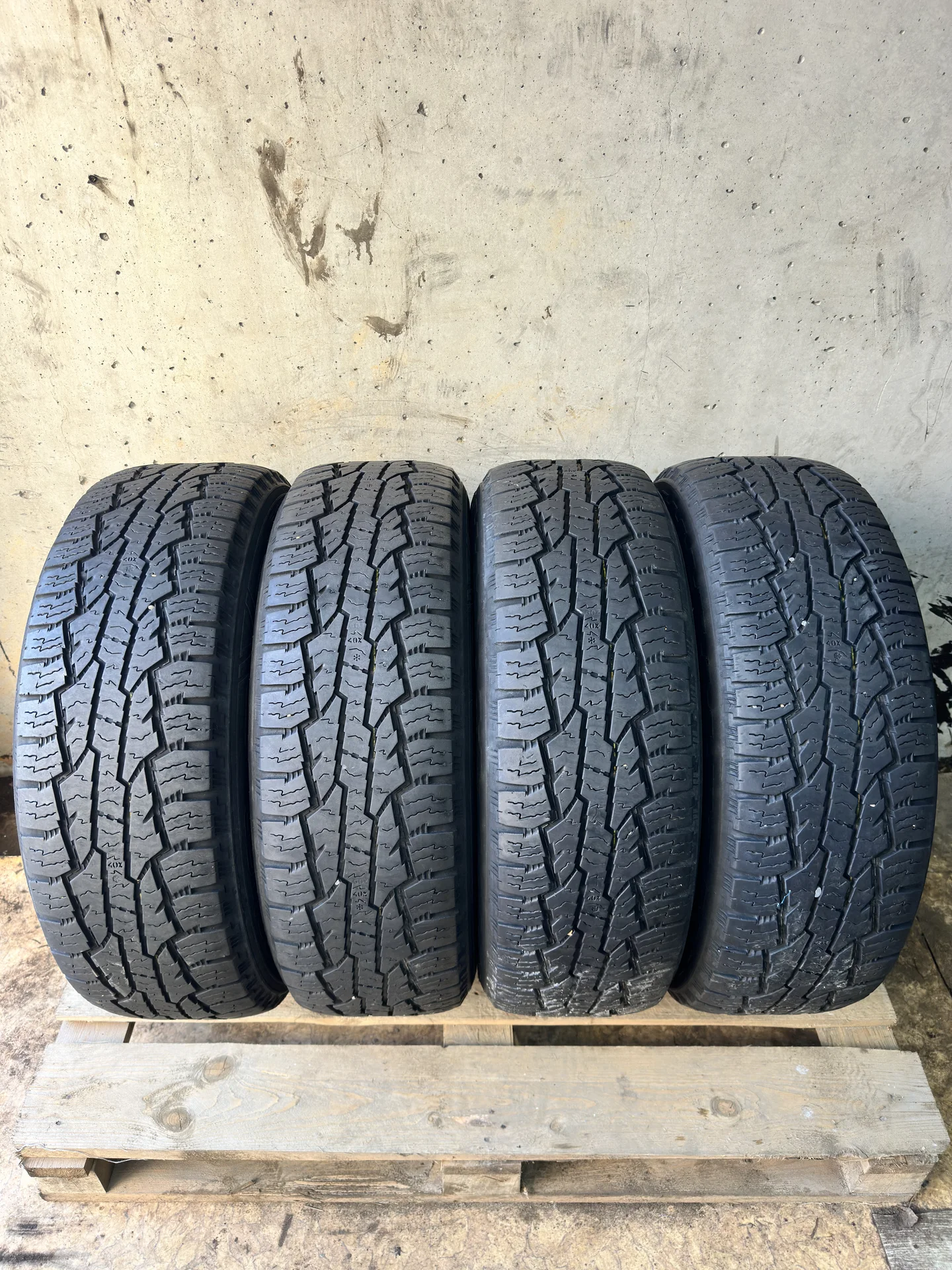Шины Nokian Rotiiva AT 235/65r17 - изображение 1