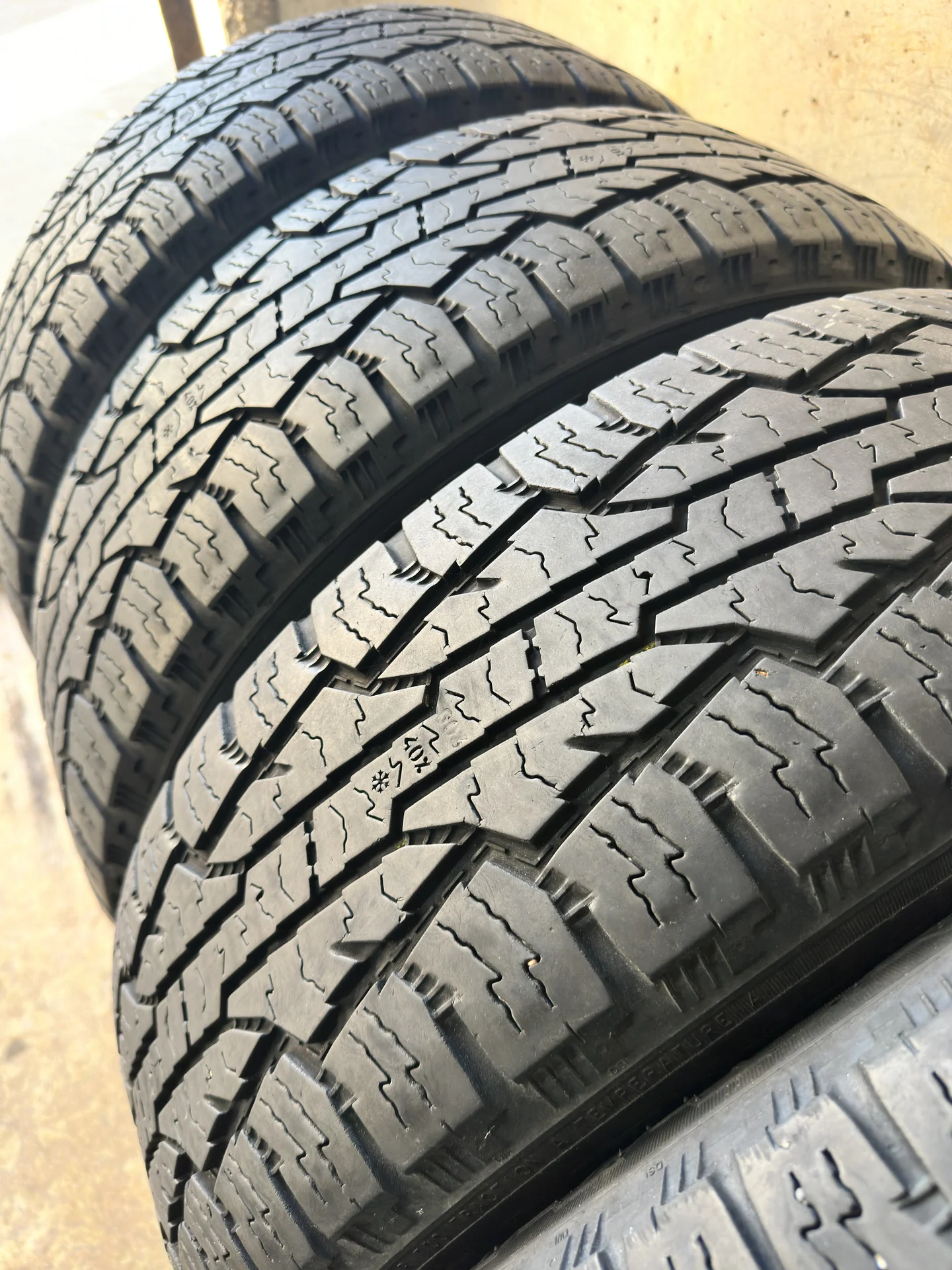 Шины Nokian Rotiiva AT 235/65r17 - миниатюра 3