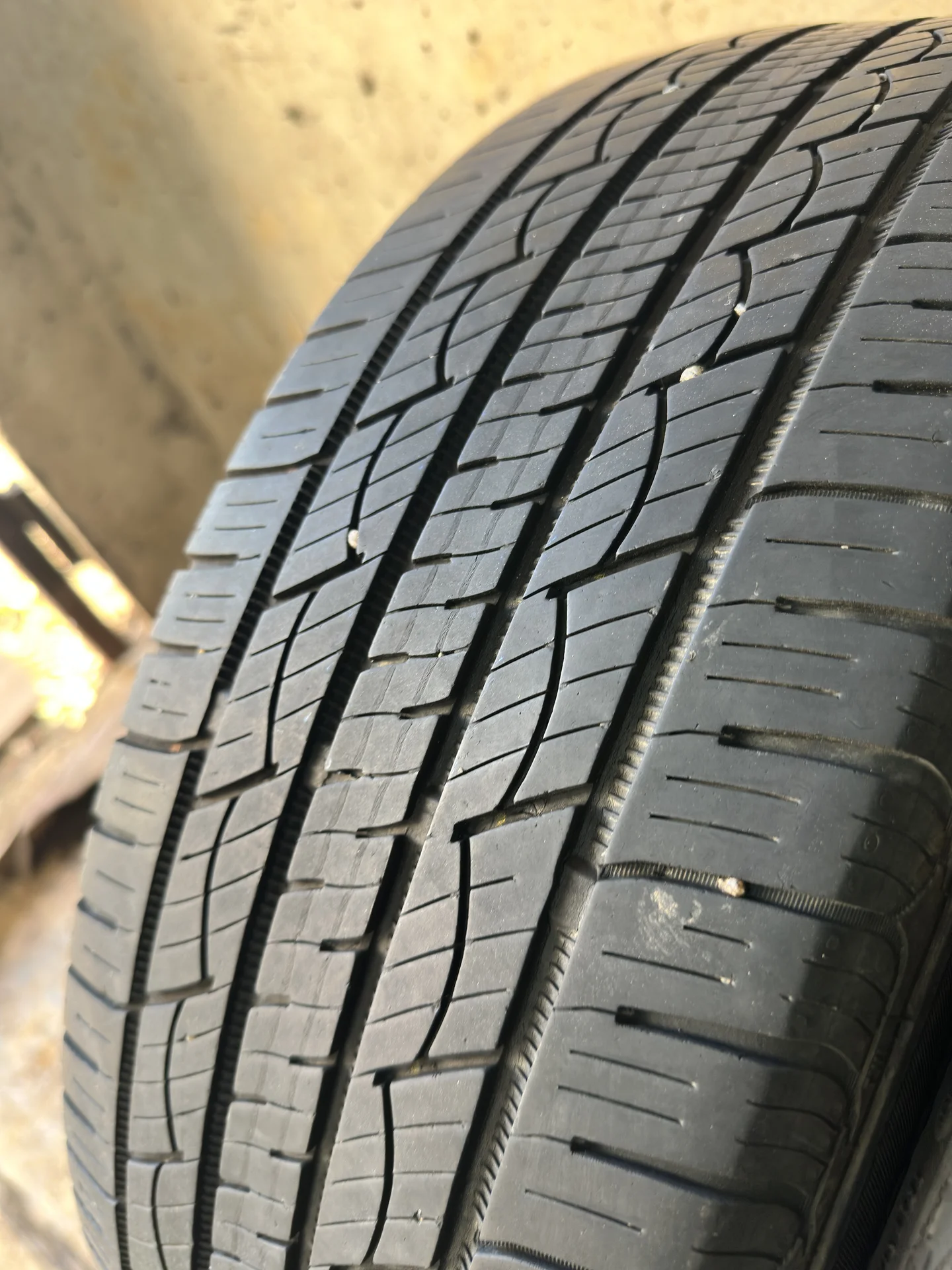 Шины Continental Control Contact 225/65r17 - миниатюра 2