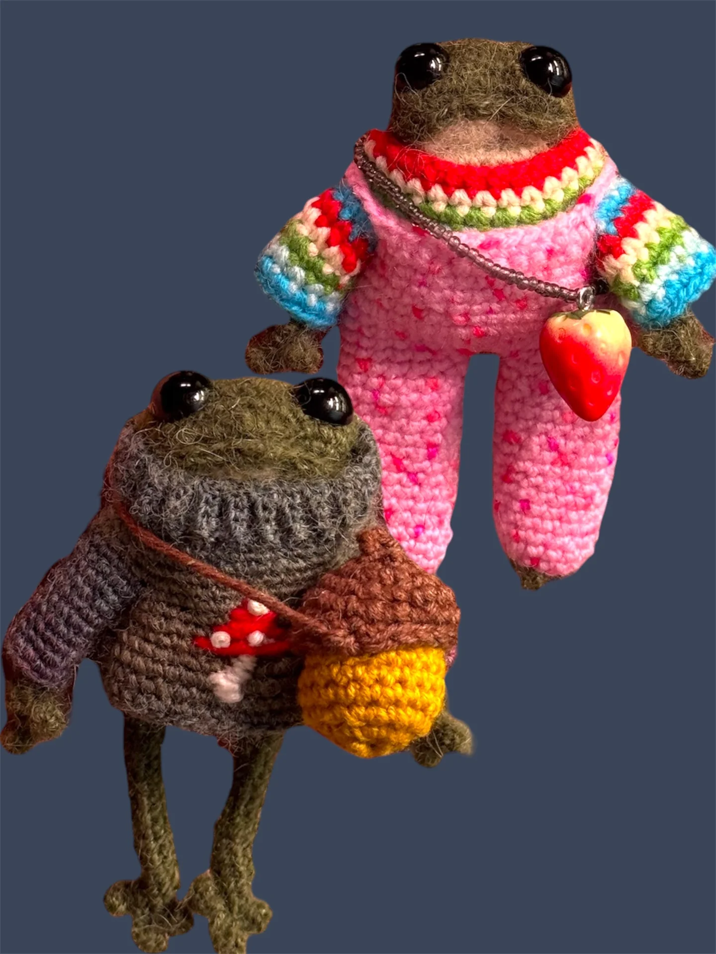 Вязаная игрушка. Вязаные лягушки - миниатюра 2