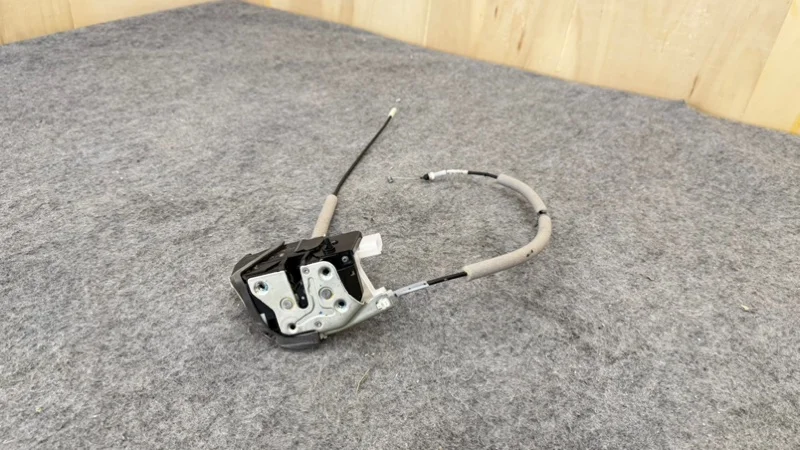 Замок боковой двери задний левый Changan Uni-K - миниатюра 6