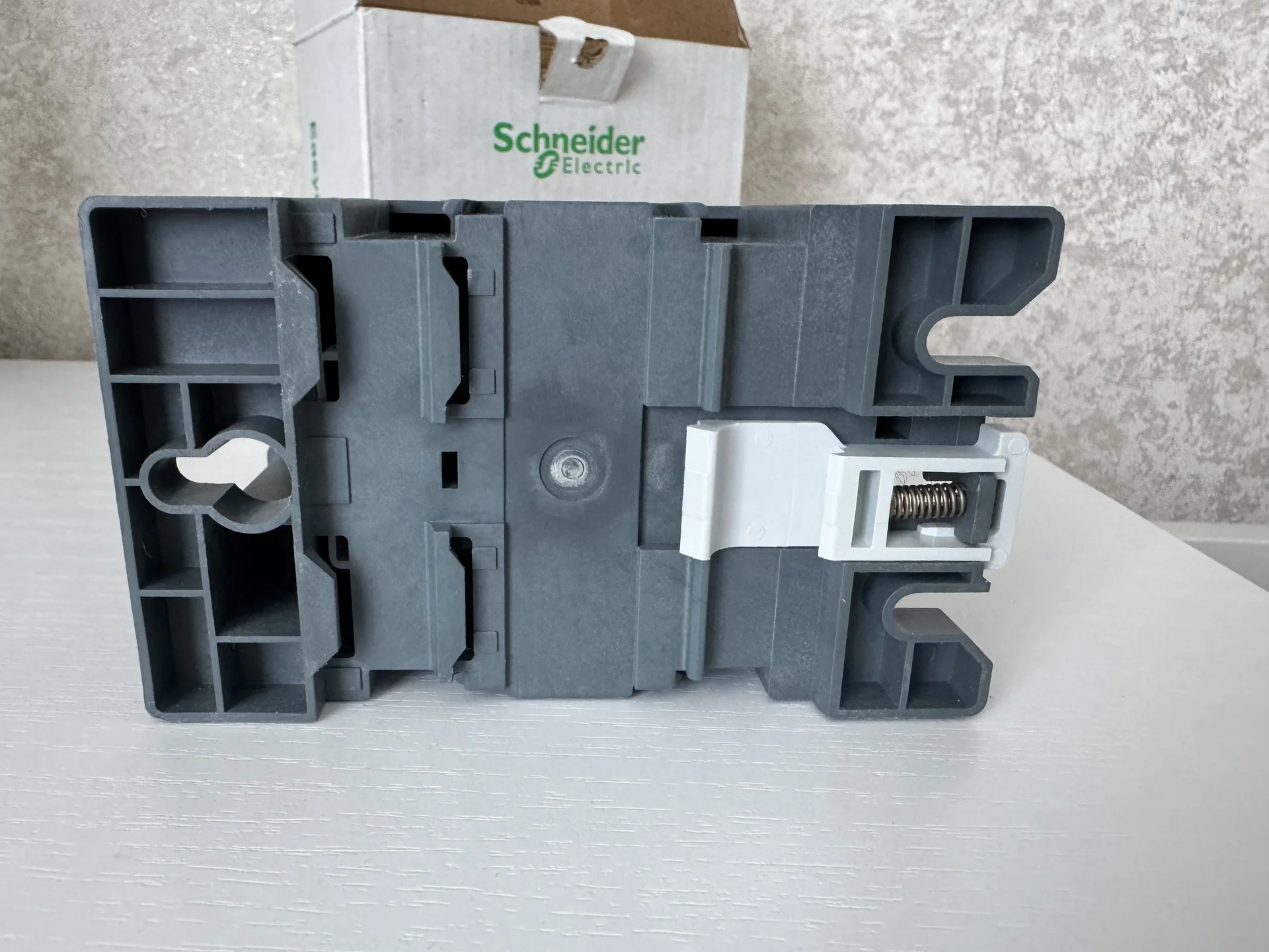 Контактор lc1e65m5 schneider - миниатюра 6