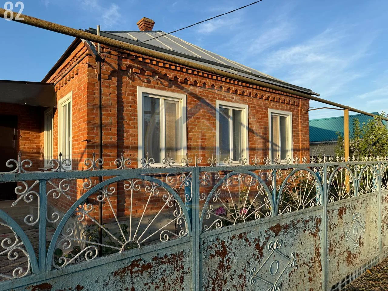 Кирпичный дом 59 кв.м на участке 15 соток ст.Калининская