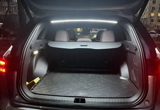 Подсветка багажника geely monjaro