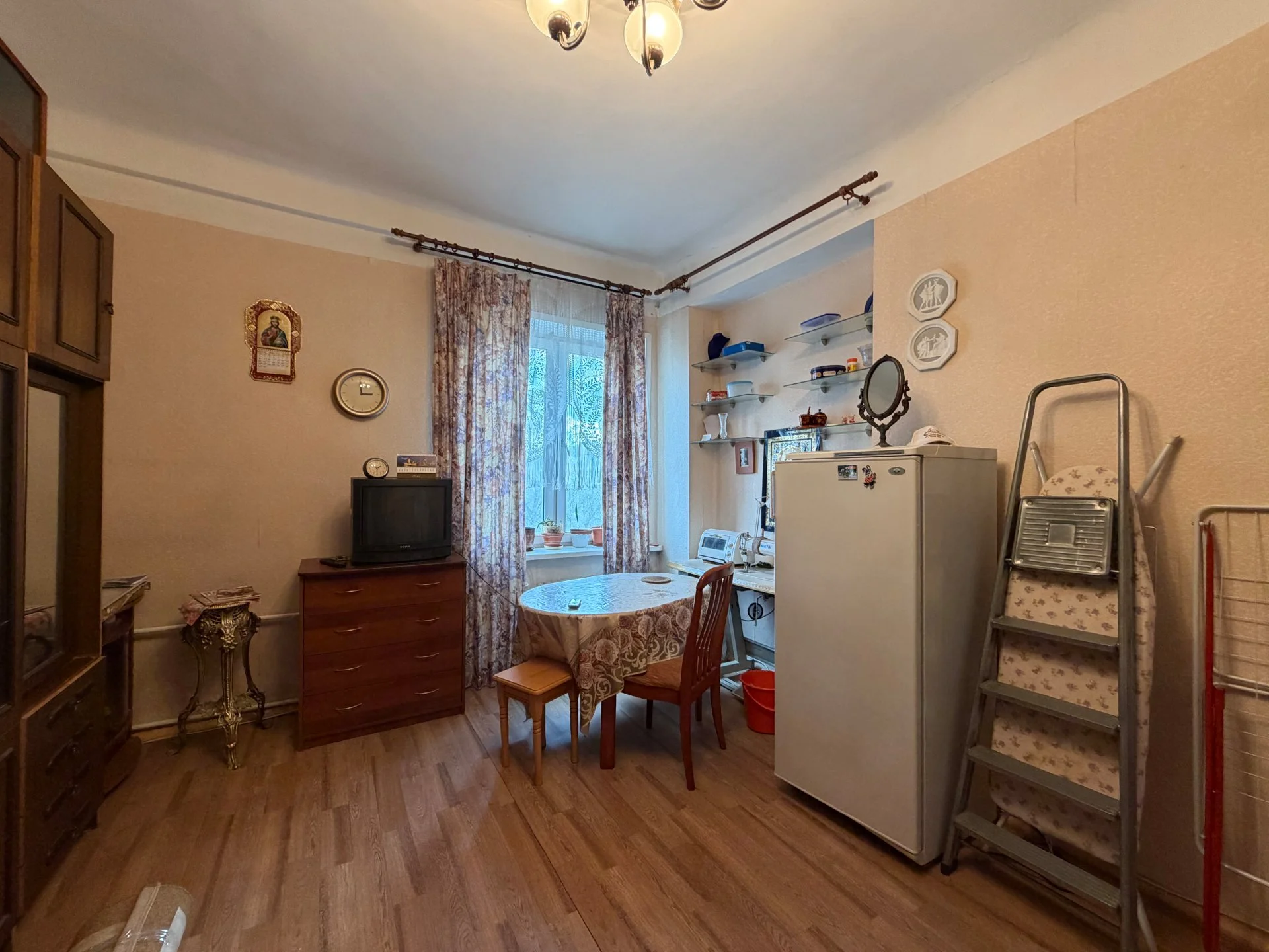 Комната на ул. Новослободская, дом 62к19 - изображение 1