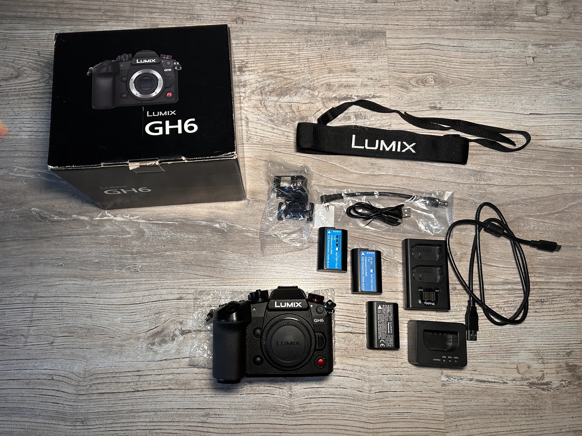 Фотоаппарат Panasonic Lumix GH6 body — как новый! - изображение 1