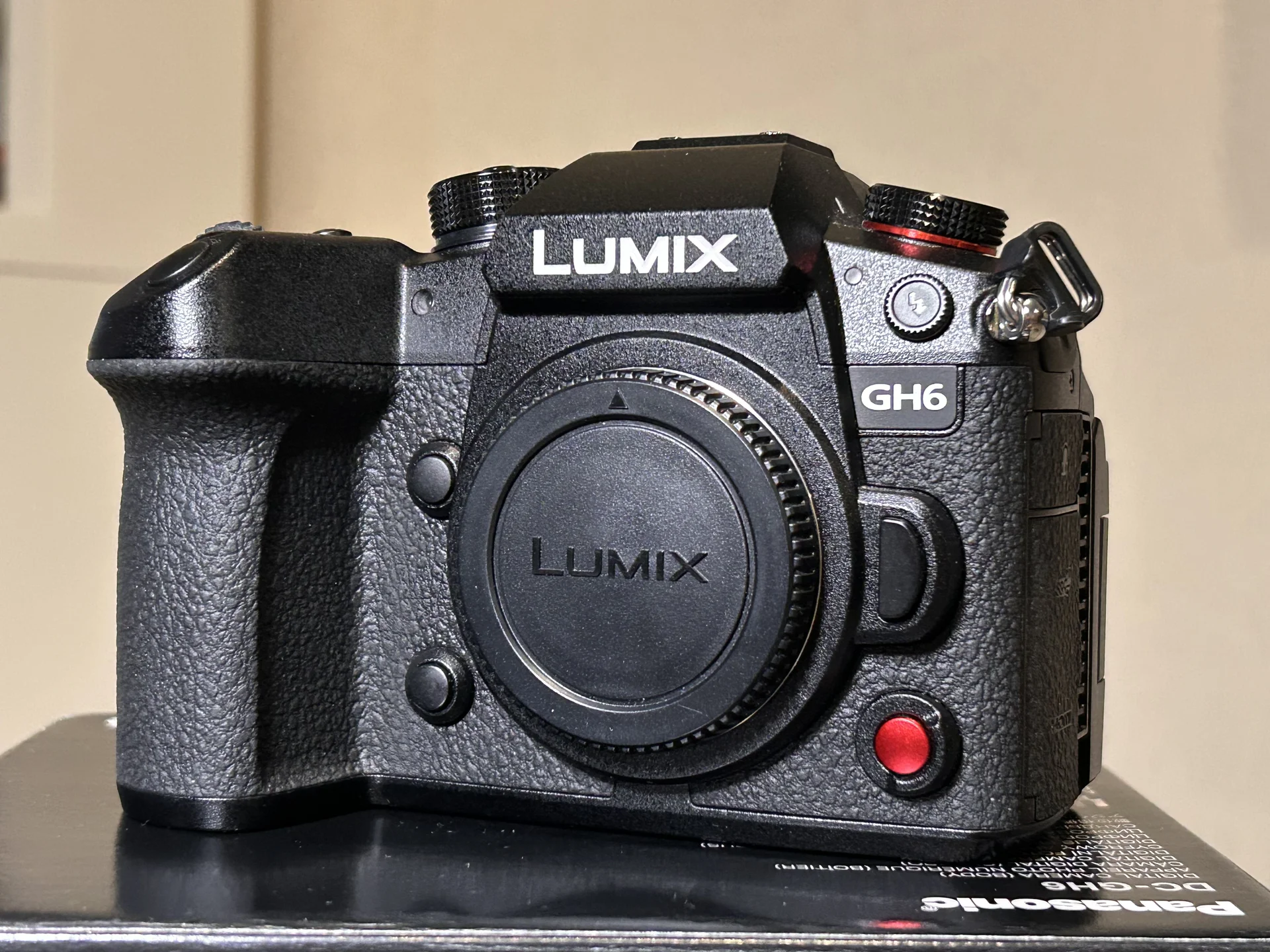 Фотоаппарат Panasonic Lumix GH6 body — как новый! - миниатюра 4