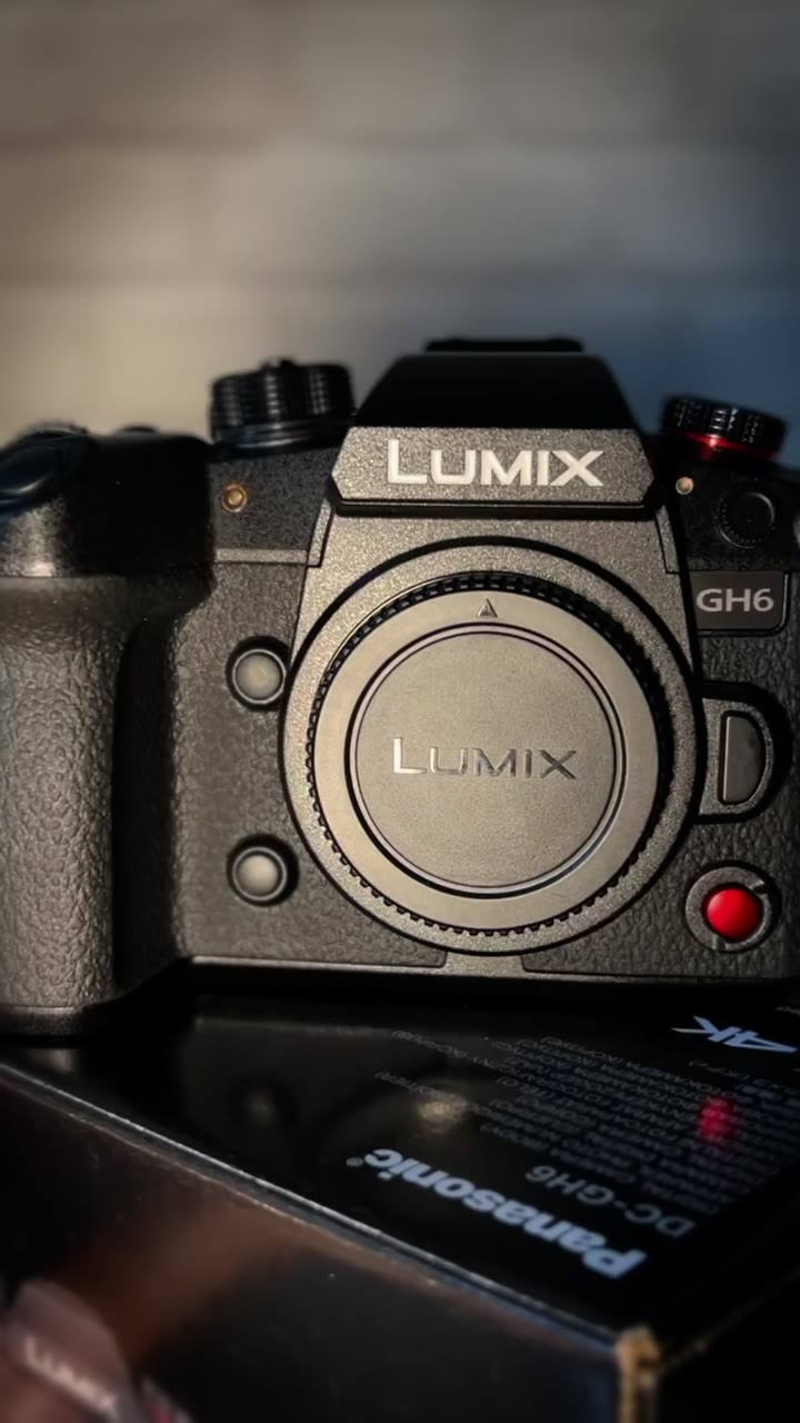 Фотоаппарат Panasonic Lumix GH6 body — как новый! - видео 10