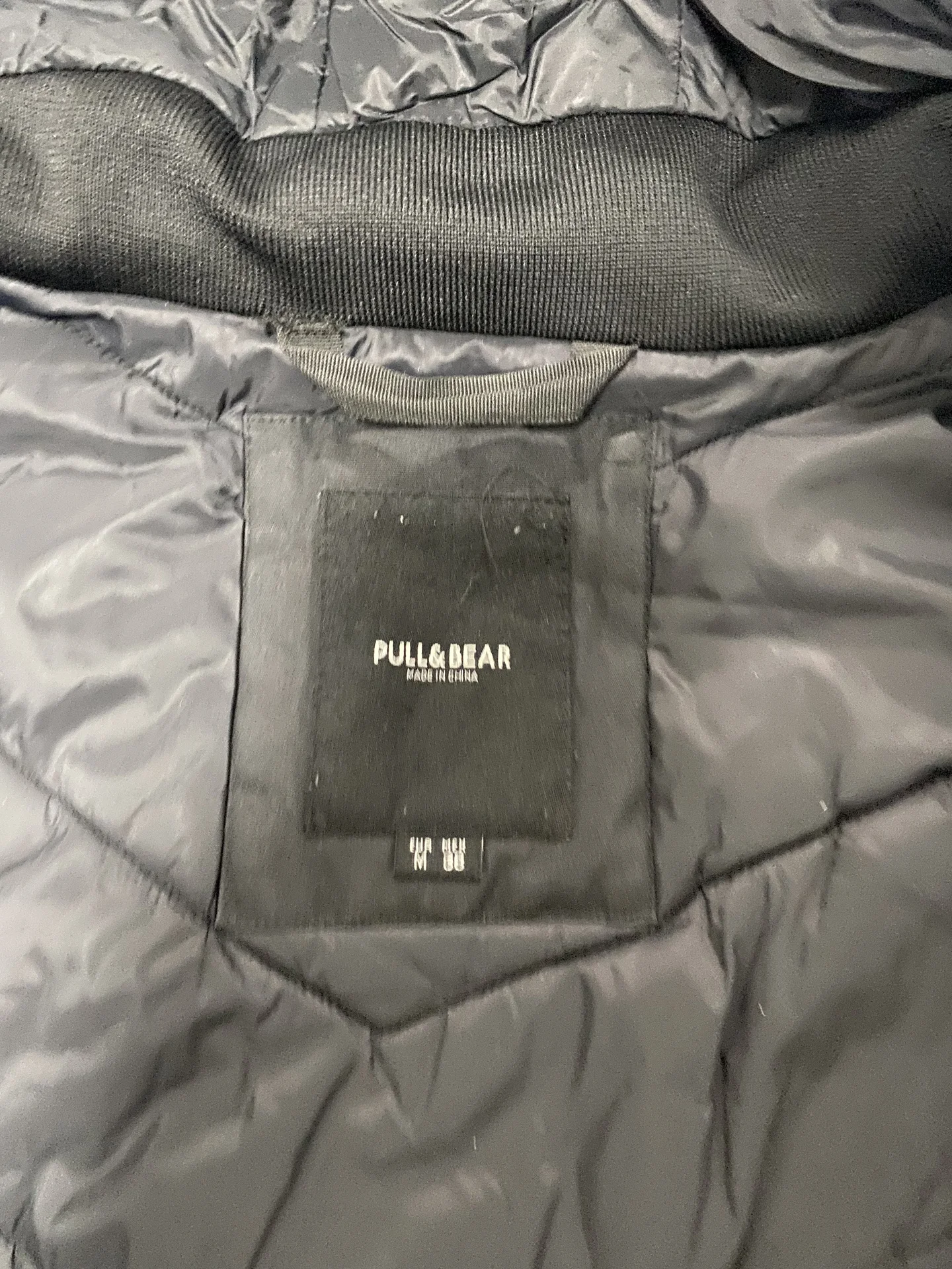 Черная зимняя парка Pull & Bear - миниатюра 2