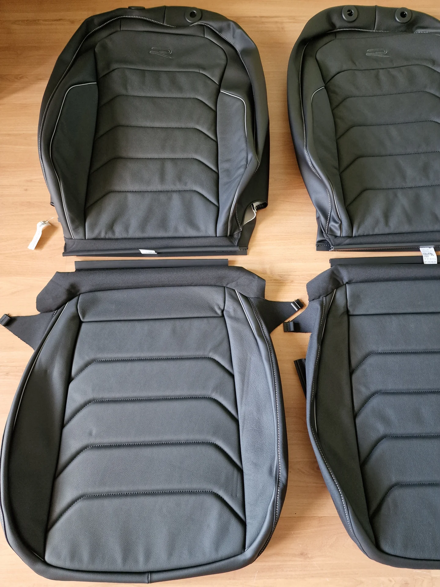Комплект кожаных обивок R Line VW Tiguan 2 - миниатюра 2