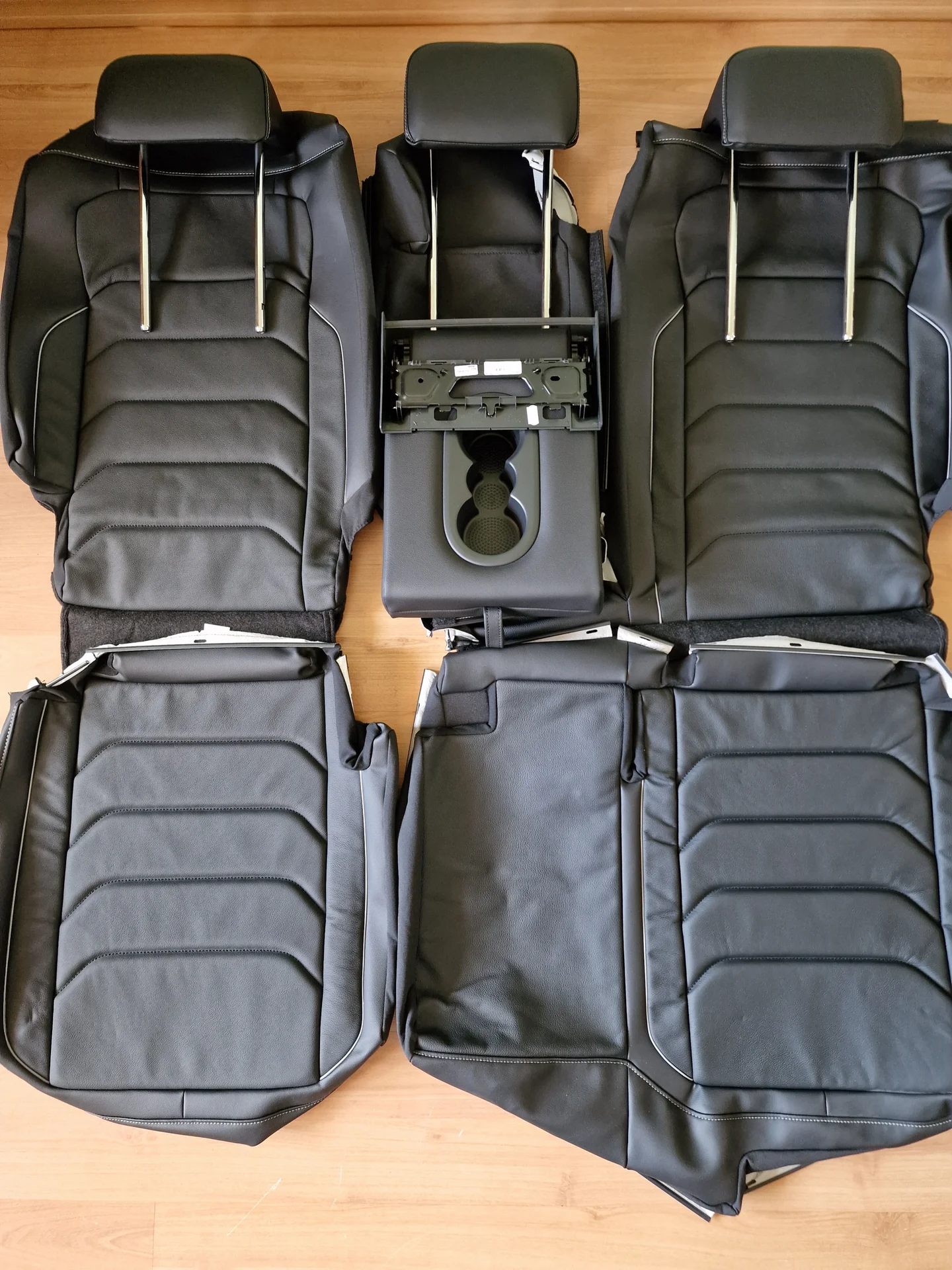 Комплект кожаных обивок R Line VW Tiguan 2 - миниатюра 4