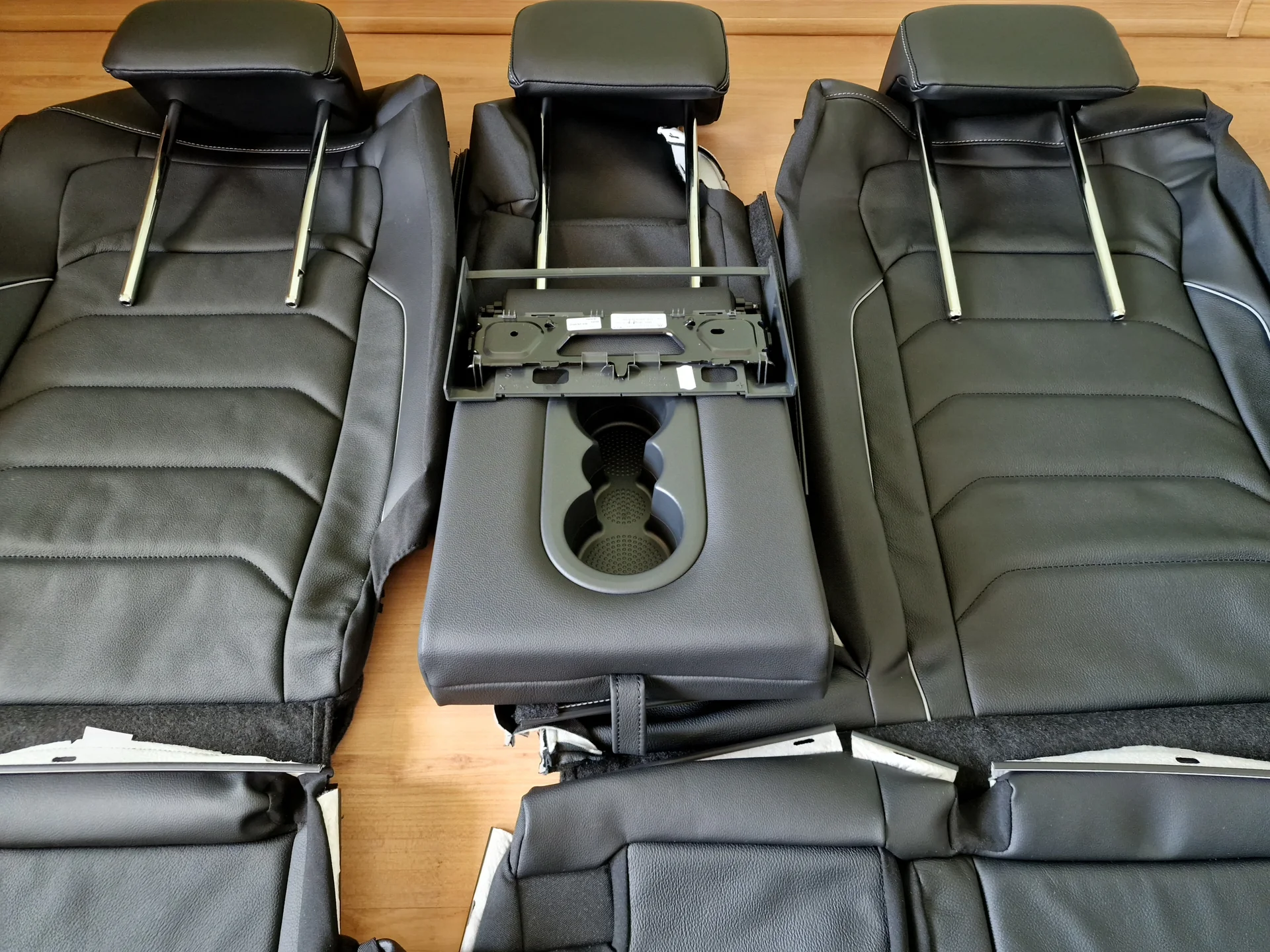 Комплект кожаных обивок R Line VW Tiguan 2 - миниатюра 6