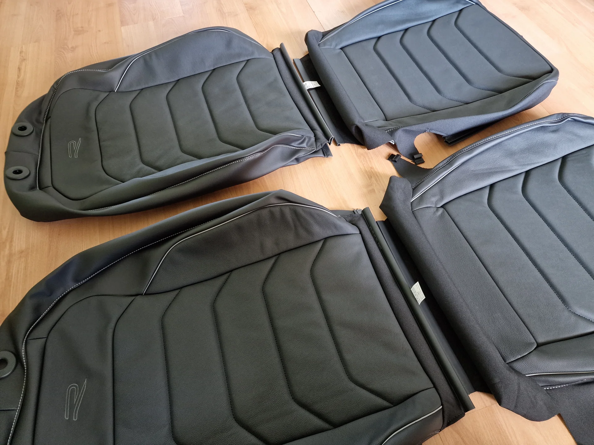 Комплект кожаных обивок R Line VW Tiguan 2 - миниатюра 9