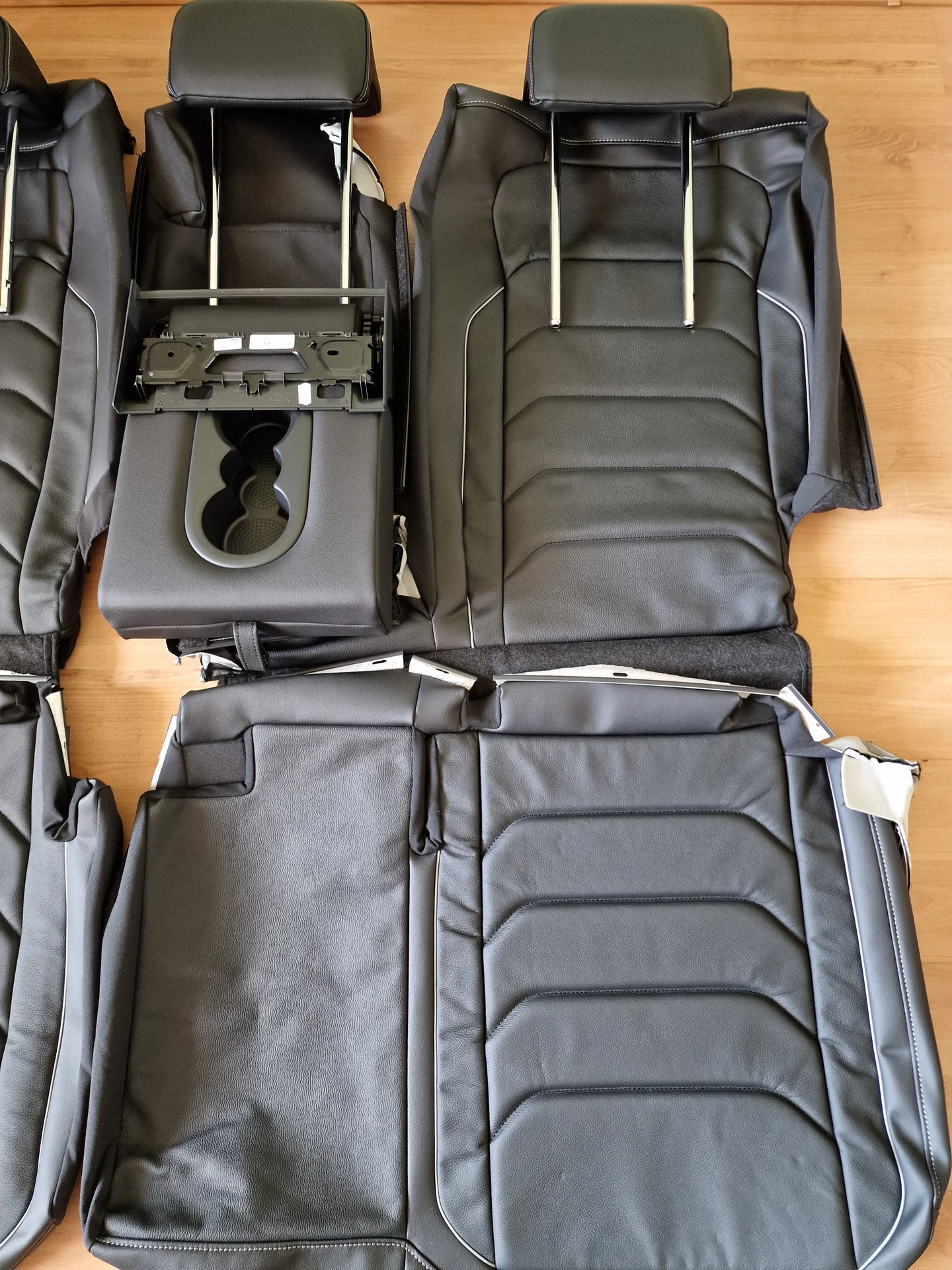 Комплект кожаных обивок R Line VW Tiguan 2 - миниатюра 11