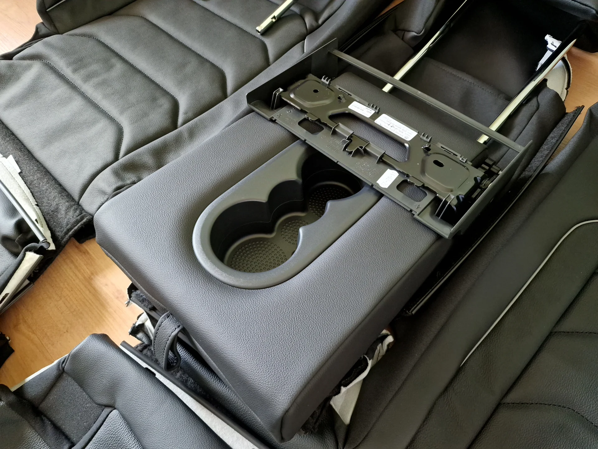 Комплект кожаных обивок R Line VW Tiguan 2 - миниатюра 12