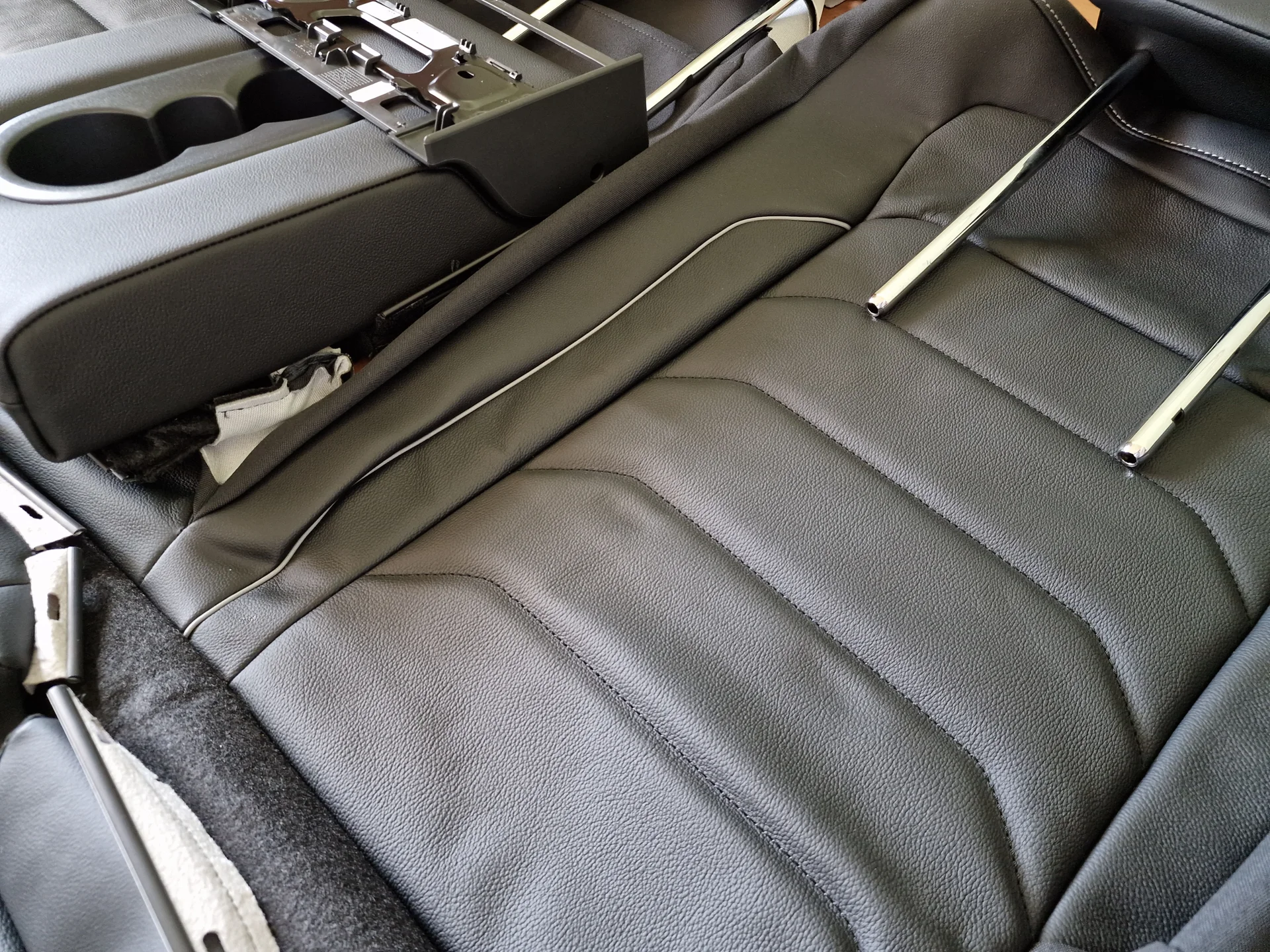 Комплект кожаных обивок R Line VW Tiguan 2 - миниатюра 13