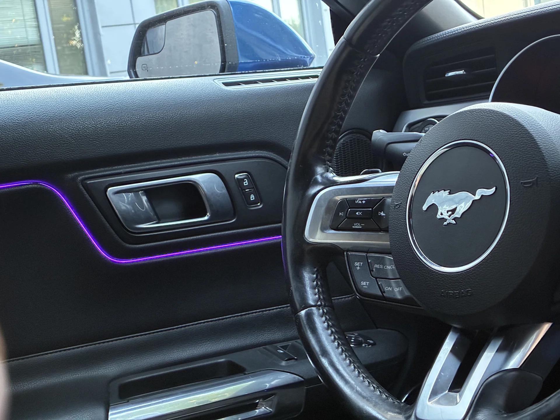 Контурная подсветка на ваш автомобиль - изображение 1