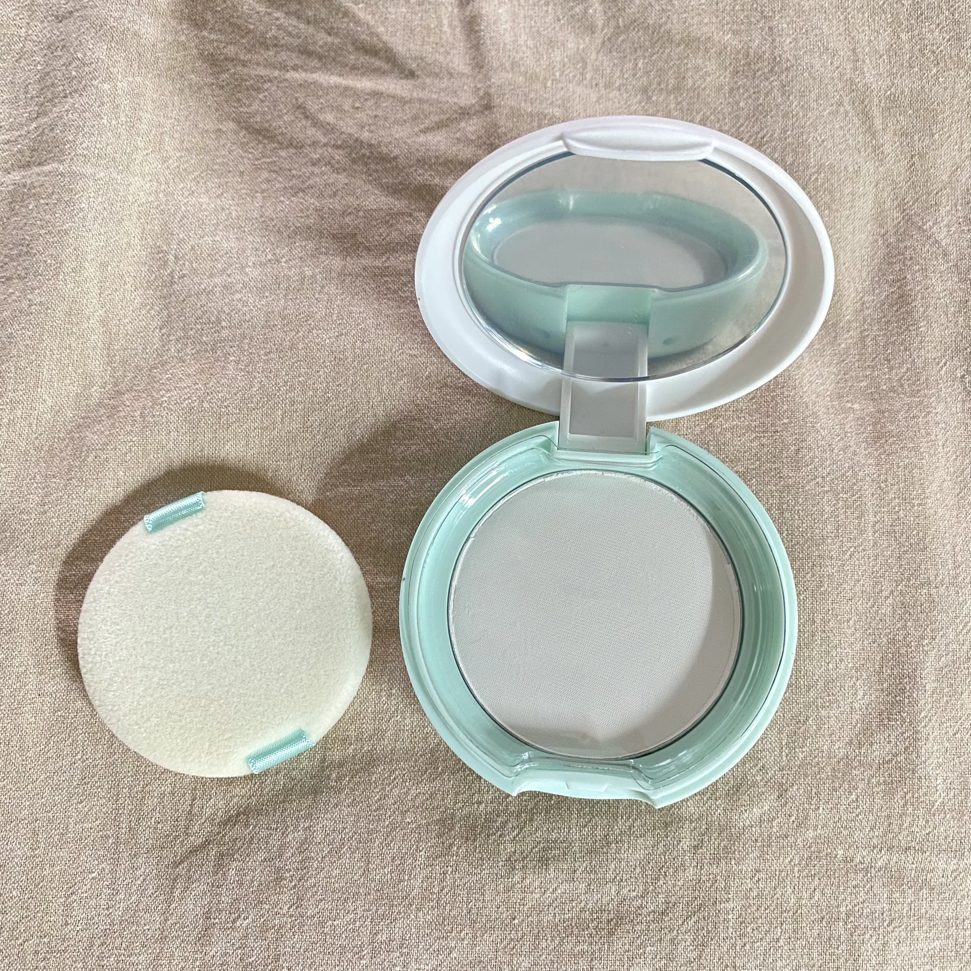Пудра holika holika puri pore no sebum - миниатюра 2